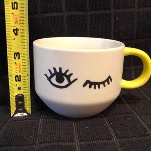 2017 Starbucks 14oz mug ‘winking’ mug